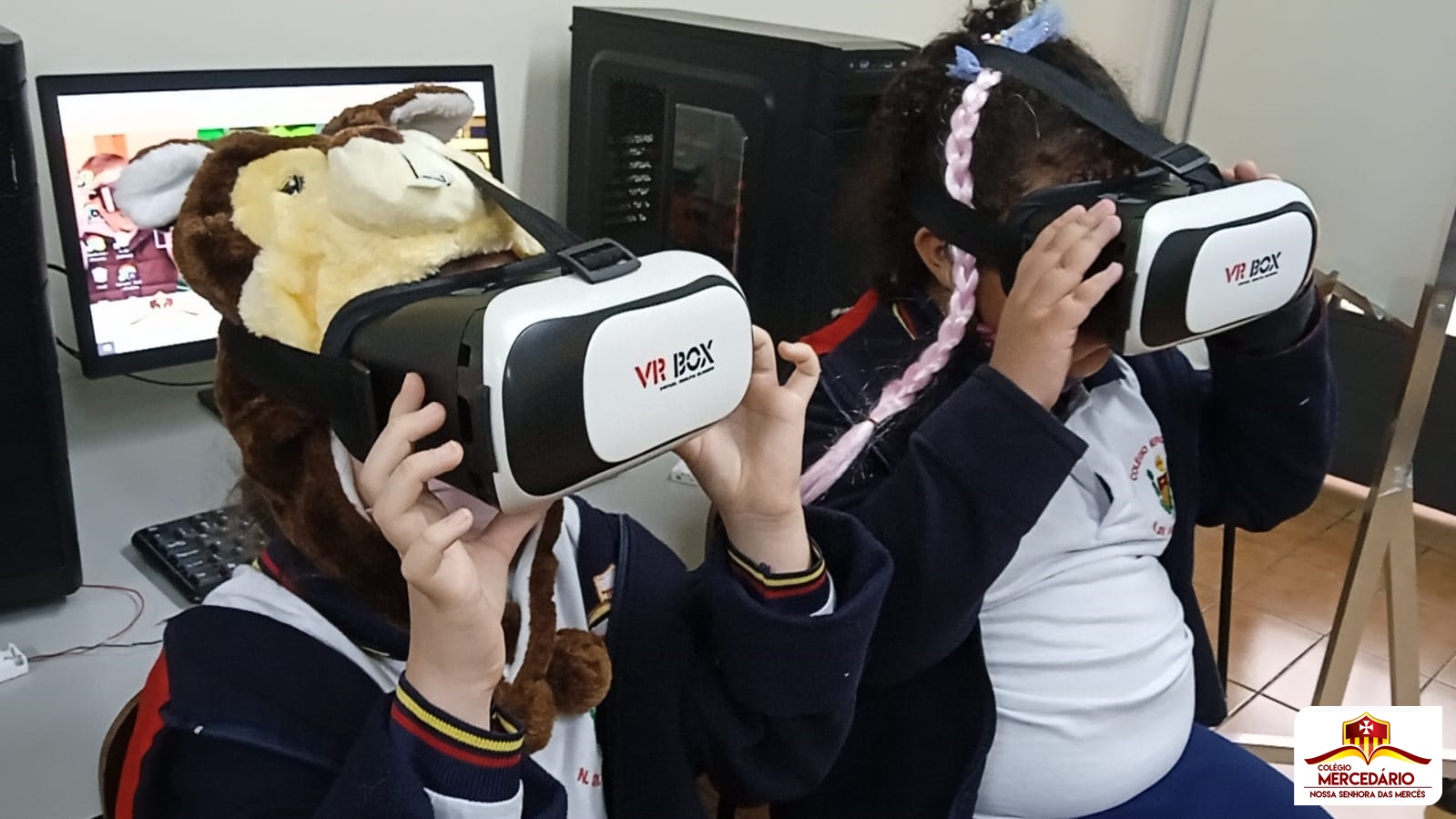 Alunos do Colégio Nossa Senhora das Mercês aprendem com a Realidade Virtual